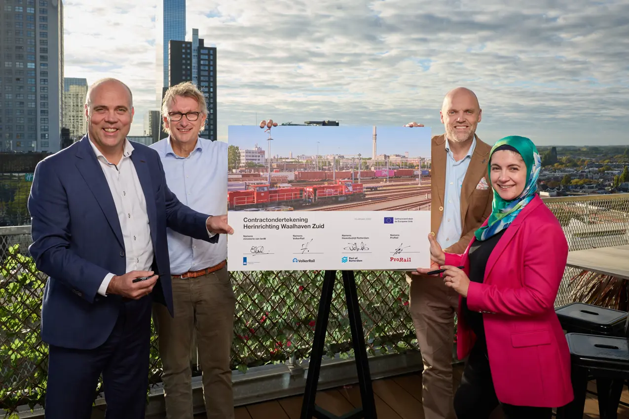 Contractondertekening waalhaven zuid
