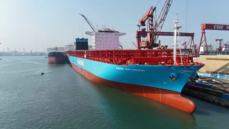 Maersk san vincent at yard (1)